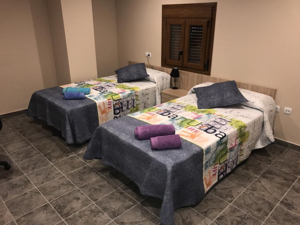 Apartamentos Mequedo Alcañiz Dış mekan fotoğraf